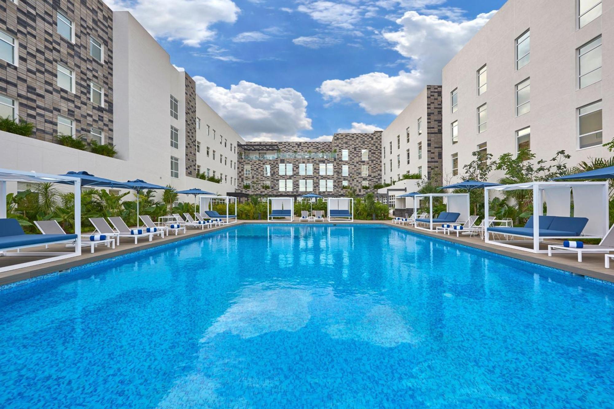 City Express Plus By Marriott Cancun Aeropuerto Riviera Exterior photo