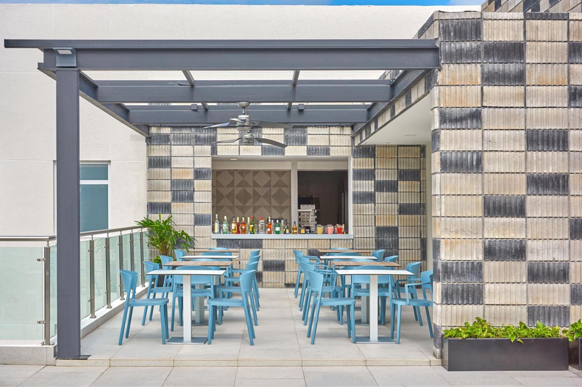 City Express Plus By Marriott Cancun Aeropuerto Riviera Exterior photo