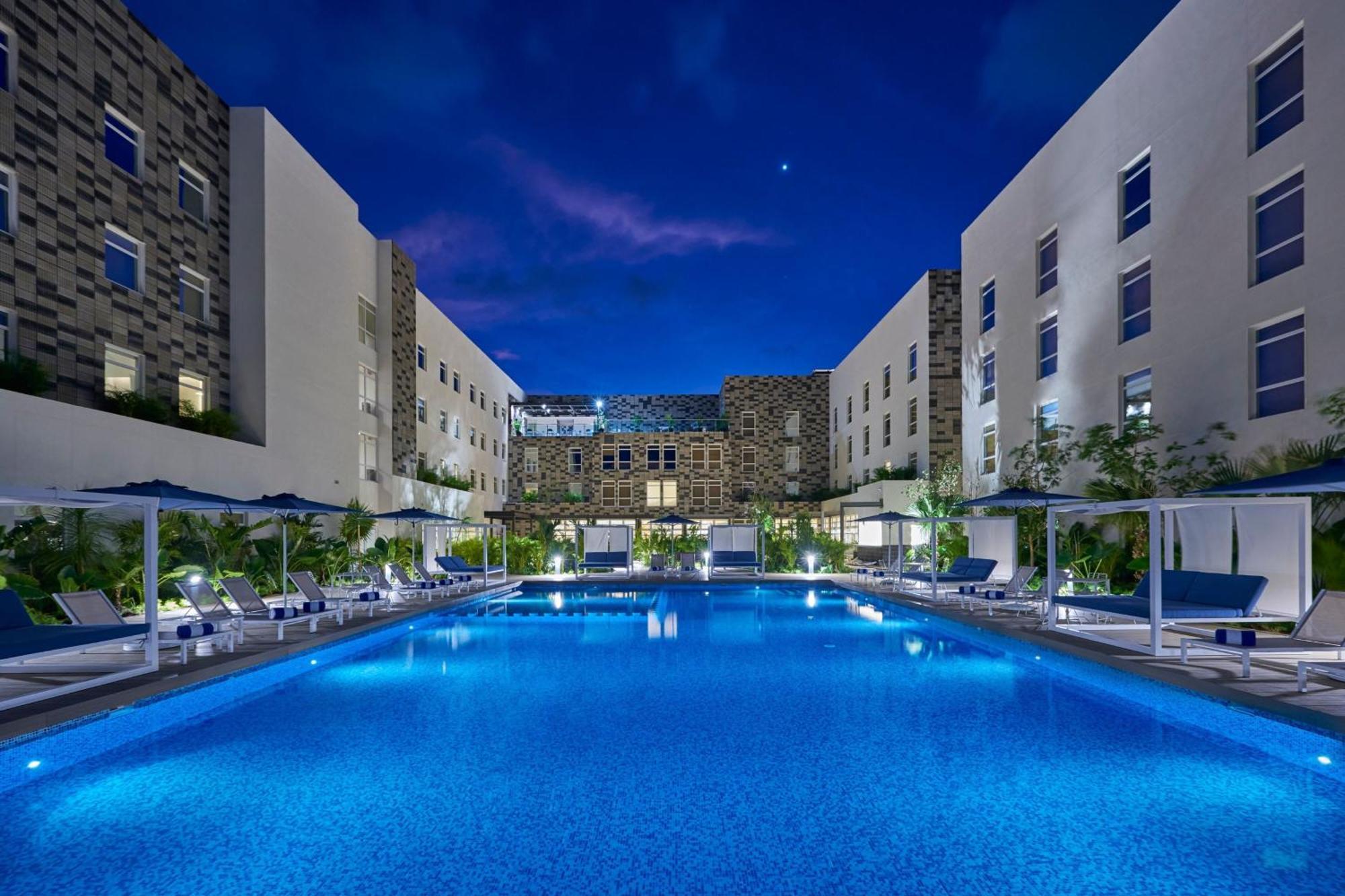 City Express Plus By Marriott Cancun Aeropuerto Riviera Exterior photo