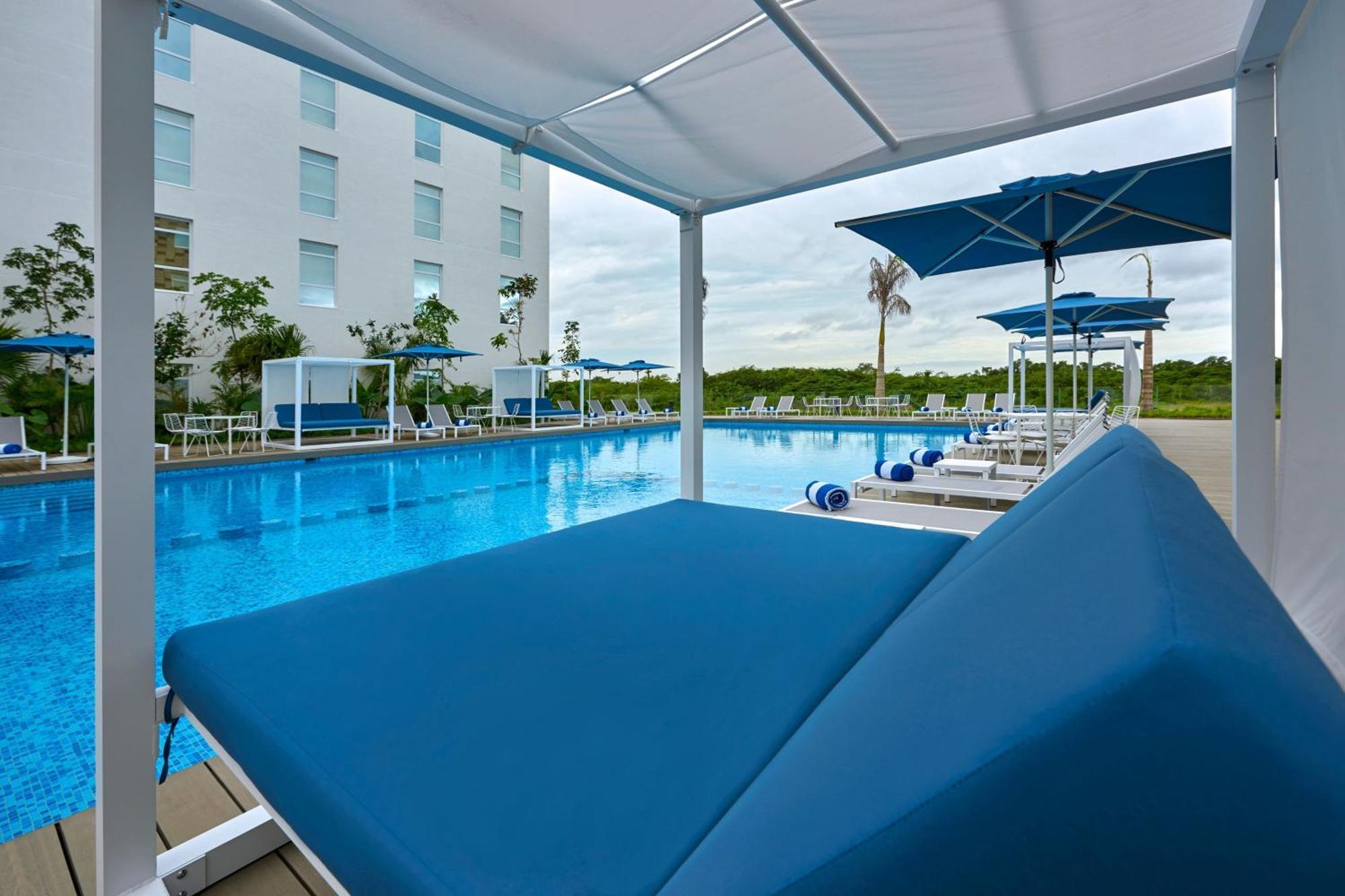City Express Plus By Marriott Cancun Aeropuerto Riviera Exterior photo