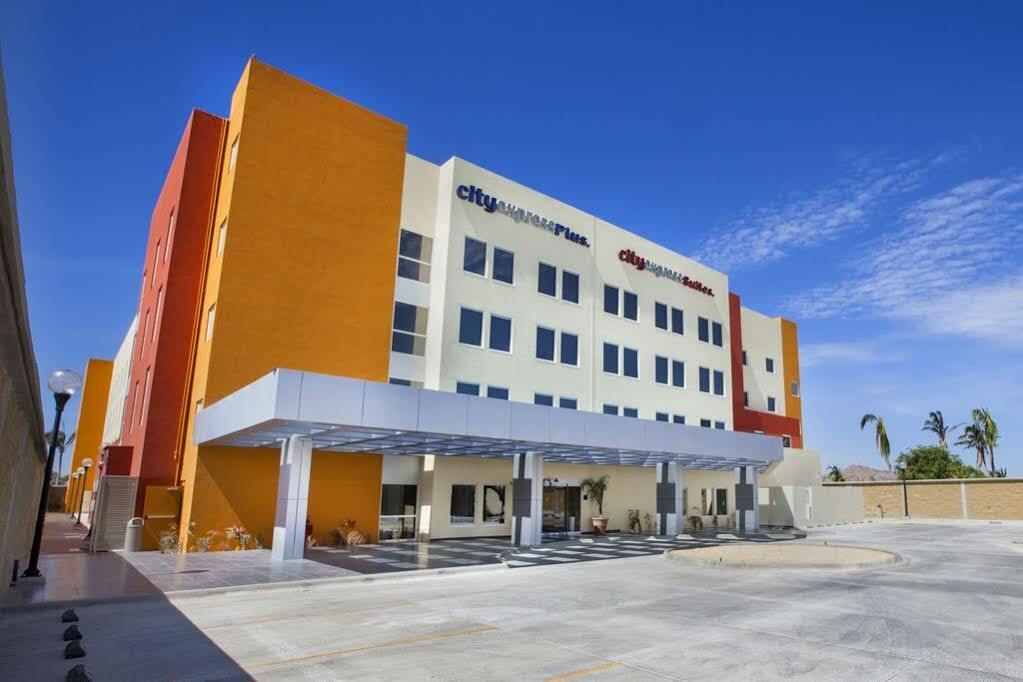 City Express Plus By Marriott Cancun Aeropuerto Riviera Exterior photo