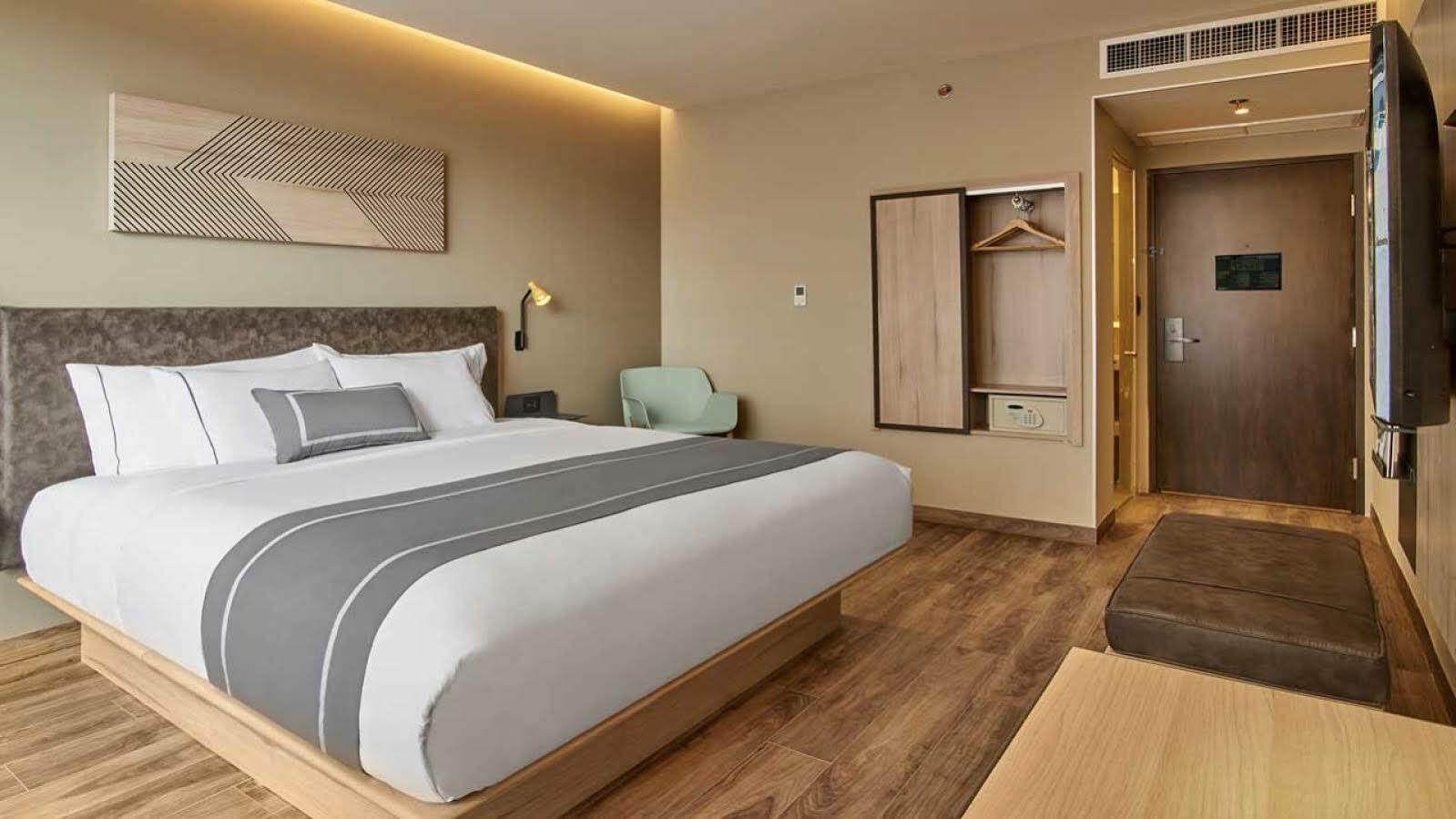 City Express Plus By Marriott Cancun Aeropuerto Riviera Exterior photo