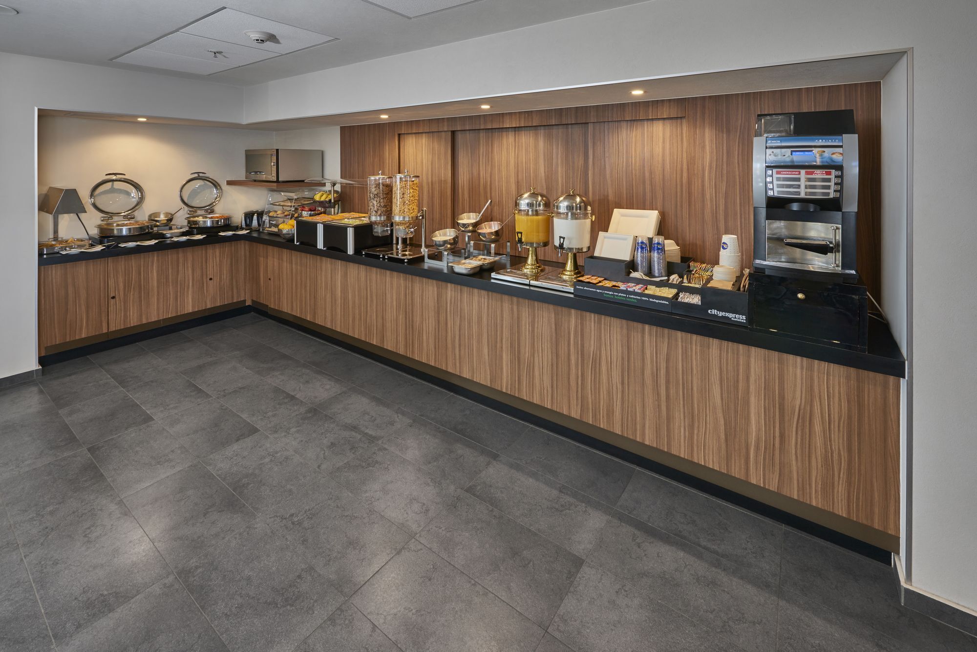 City Express Plus By Marriott Cancun Aeropuerto Riviera Exterior photo